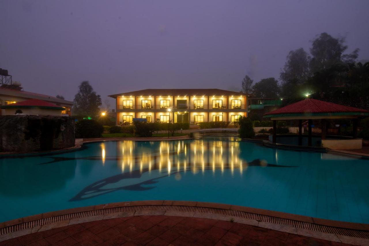 Aveda Blue Country Resort Panchgani Exterior foto