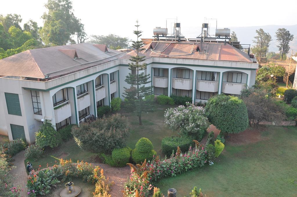 Aveda Blue Country Resort Panchgani Exterior foto
